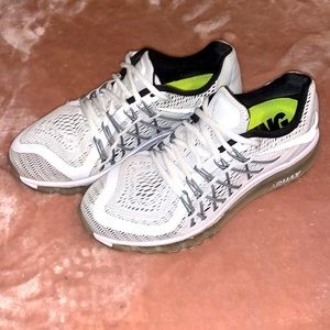 White Nike Air Max Running